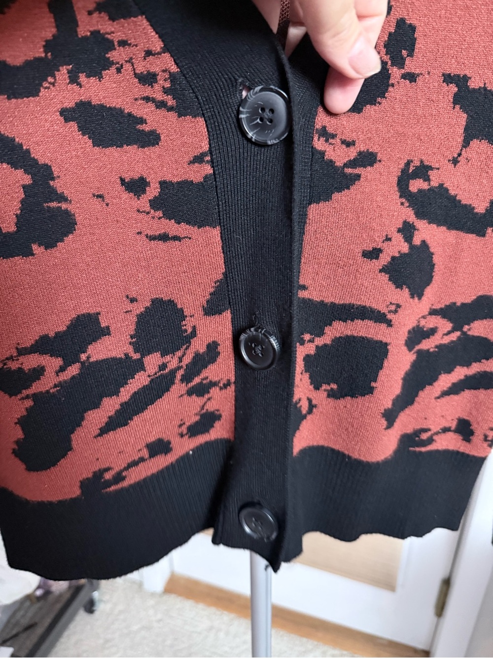 Worthington Black & rust brown Leopard Print button Cardigan petite or cropped - Picture 3 of 15
